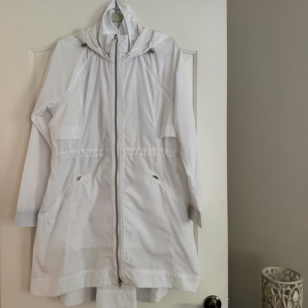 Athleta White Lightweight Zip Jacket – Size M